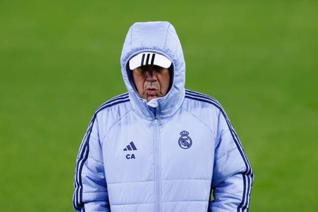 February 10, 2025, Manchester, Manchester, ENGLAND: Carlo Ancelotti, head coach of Real Madrid, looks on during the UEFA Champions League 2024 25 League Knockout Play-off First Leg Training And press conference, PK, Pressekonferenz at Manchester City Stadium on February 10, 2025 in Manchester, England. Manchester ENGLAND - ZUMAa181 20250210_zaa_a181_127 Copyright: xDennisxAgyemanx