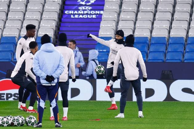 February 10, 2025, Manchester, Manchester, ENGLAND: Kylian Mbappe of Real Madrid warms up during the UEFA Champions League 2024 25 League Knockout Play-off First Leg Training And press conference, PK, Pressekonferenz at Manchester City Stadium on February 10, 2025 in Manchester, England. Manchester ENGLAND - ZUMAa181 20250210_zaa_a181_162 Copyright: xDennisxAgyemanx