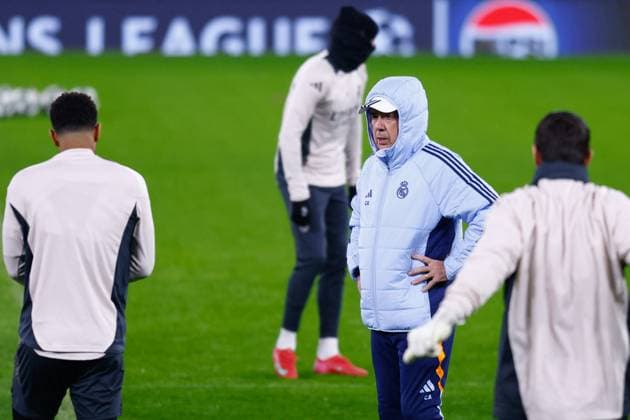 February 10, 2025, Manchester, Manchester, ENGLAND: Carlo Ancelotti, head coach of Real Madrid, looks on during the UEFA Champions League 2024 25 League Knockout Play-off First Leg Training And press conference, PK, Pressekonferenz at Manchester City Stadium on February 10, 2025 in Manchester, England. Manchester ENGLAND - ZUMAa181 20250210_zaa_a181_145 Copyright: xDennisxAgyemanx