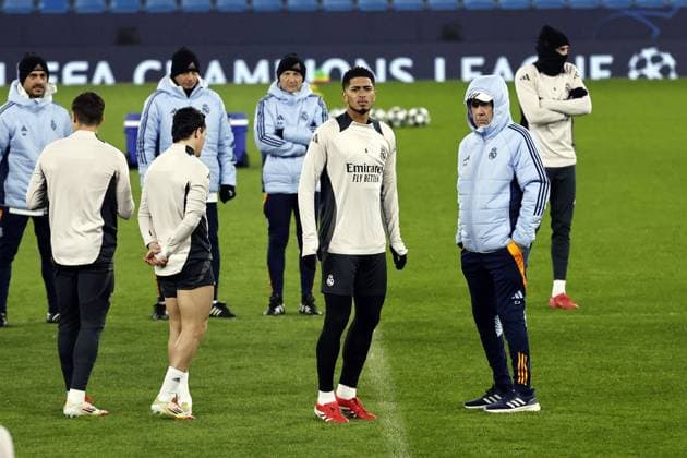 10th February 2025, Etihad Stadium, Manchester, England; press conference, PK, Pressekonferenz ahead of the UEFA Champions League play off match against Real Madrid in Manchester, England. Jude Bellingham of Real Madrid with Real Madrid coach Carlo Ancelotti during the open training session at the Etihad Stadium ahead of tomorrow s Champions League play-off first leg against Manchester City  ActionPlus12749709 AlanxMartin