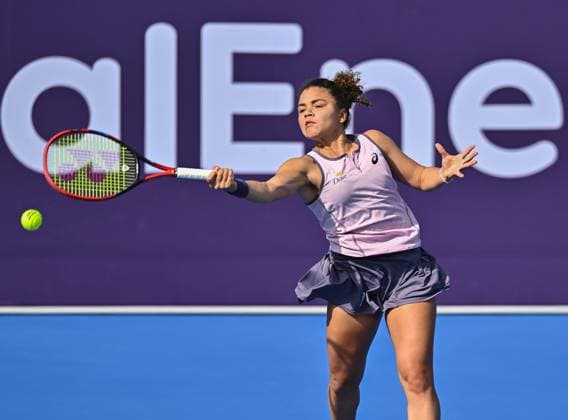 WTA, Tennis Damen QATAR OPEN TENNIS TOURNAMENT ROUND OF 32 Jasmine Paolini of Italy competes in her round of 32 match against Caroline Garcia of France during the WTA Qatar TotalEnergies Open 2025 tennis tournament at the Khalifa International Tennis Complex in Doha, Qatar, on February 11, 2025. Copyright: xNOUSHADx