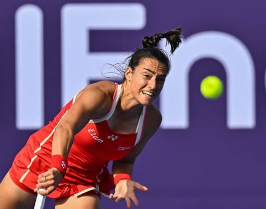 WTA, Tennis Damen QATAR OPEN TENNIS TOURNAMENT ROUND OF 32 Caroline Garcia of France competes in her round of 32 match against Jasmine Paolini of Italy during the WTA Qatar TotalEnergies Open 2025 tennis tournament at the Khalifa International Tennis Complex in Doha, Qatar, on February 11, 2025. Copyright: xNOUSHADx