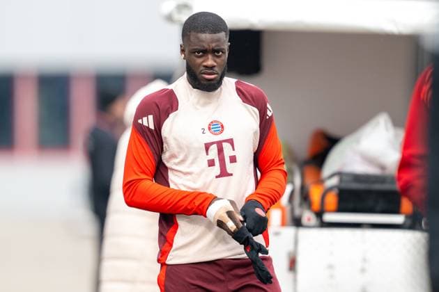 Dayot Upamecano 2 FC Bayern Muenchen , final training before the UEFA Champions League match against Celtic Glasgow, season 2024 2025 at Saebener Strasse 11 02 2025 DFB regulations prohibit any use of photographs as image sequences and or quasi video Muenchen Bayern Germany Copyright: xkolbert-press UlrichxGamelx