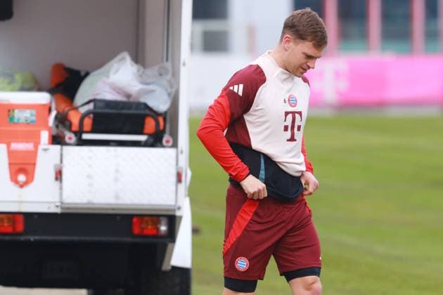 6 Joshua Kimmich, portrait, portrait, comes out of the dressing room, soccer final training FC Bayern Munich before UEFA Champions League match against Celtic Glasgow 11 02 2025 Training ground, Säbenerstr PHOTO Mladen Lackovic LakoPress