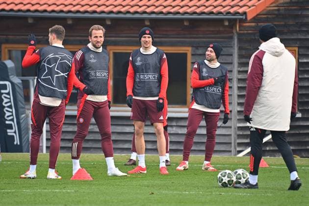 from left Josip STANISIC Bayern Muenchen ,Harry KANE Bayern Muenchen , Leon GORETZKA Bayern Muenchen ,Raphael GUERREIRO Bayern Muenchen ,Coach Vincent KOMPANY Bayern Muenchen final training,Training Soccer Champions League final training before the Play Off match Celtic FC FC Bayern Muenchen on 11 02 2025 in Munich,