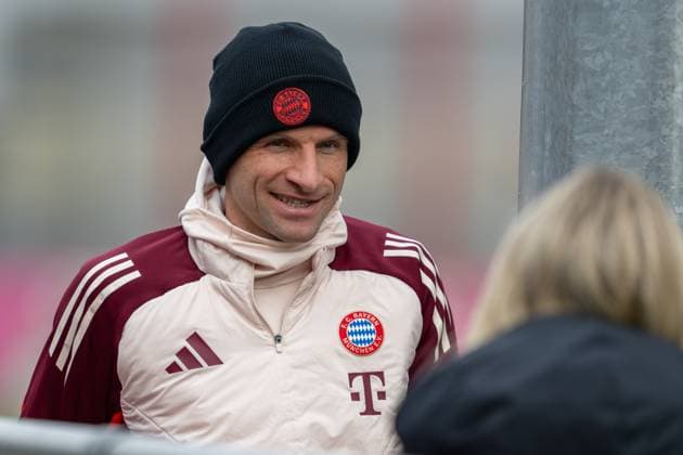 Thomas Mueller 25 FC Bayern Muenchen , final training before the UEFA Champions League match against Celtic Glasgow, season 2024 2025 at Saebener Strasse 11 02 2025 DFB regulations prohibit any use of photographs as image sequences and or quasi video Muenchen Bayern Germany Copyright: xkolbert-press UlrichxGamelx