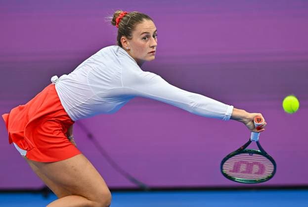 WTA, Tennis Damen QATAR OPEN TENNIS TOURNAMENT ROUND OF 32 Marta Kostyuk of Ukraine competes in her round of 32 match against Coco Gauff of the United States during the WTA Qatar TotalEnergies Open 2025 tennis tournament at the Khalifa International Tennis Complex in Doha, Qatar, on February 11, 2025. Copyright: xNOUSHADx