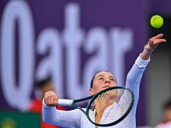 WTA, Tennis Damen QATAR OPEN TENNIS TOURNAMENT ROUND OF 32 Marta Kostyuk of Ukraine competes in her round of 32 match against Coco Gauff of the United States during the WTA Qatar TotalEnergies Open 2025 tennis tournament at the Khalifa International Tennis Complex in Doha, Qatar, on February 11, 2025. Copyright: xNOUSHADx
