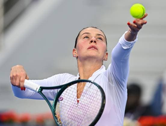 WTA, Tennis Damen QATAR OPEN TENNIS TOURNAMENT ROUND OF 32 Marta Kostyuk of Ukraine competes in her round of 32 match against Coco Gauff of the United States during the WTA Qatar TotalEnergies Open 2025 tennis tournament at the Khalifa International Tennis Complex in Doha, Qatar, on February 11, 2025. Copyright: xNOUSHADx