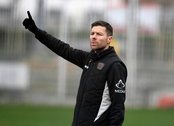 11 02 2025, xophax, Soccer , Bayer 04 Leverkusen Training, Training week before the top match against Bayer Munich, Coach Xabi Alonso DFL DFB REGULATIONS PROHIBIT ANY USE OF PHOTOGRAPHS as IMAGE SEQUENCES and or QUASI VIDEO Leverkusen