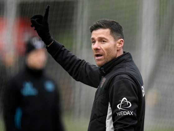 11 02 2025, xophax, Soccer , Bayer 04 Leverkusen Training, Training week before the top match against Bayer Munich, Coach Xabi Alonso DFL DFB REGULATIONS PROHIBIT ANY USE OF PHOTOGRAPHS as IMAGE SEQUENCES and or QUASI VIDEO Leverkusen