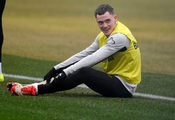 11 02 2025, xophax, Soccer , Bayer 04 Leverkusen Training, Training week before the top match against Bayer Munich Florian Wirtz laughing on the ground DFL DFB REGULATIONS PROHIBIT ANY USE OF PHOTOGRAPHS as IMAGE SEQUENCES and or QUASI VIDEO Leverkusen