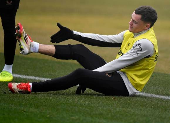 11 02 2025, xophax, Soccer , Bayer 04 Leverkusen Training, Training week before the top match against Bayer Munich, Florian Wirtz DFL DFB REGULATIONS PROHIBIT ANY USE OF PHOTOGRAPHS as IMAGE SEQUENCES and or QUASI VIDEO Leverkusen
