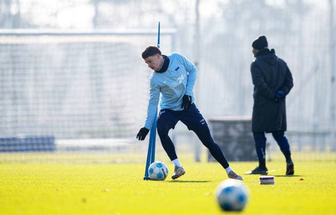 Football, Men, Season 2024 25, 2 Bundesliga, Hertha BSC, Training, f l Linus Gechter Hertha BSC , Coach Cristian Fiel Hertha BSC , 11 02 2025, Copyright: xSebastianxRäppold MatthiasxKochx