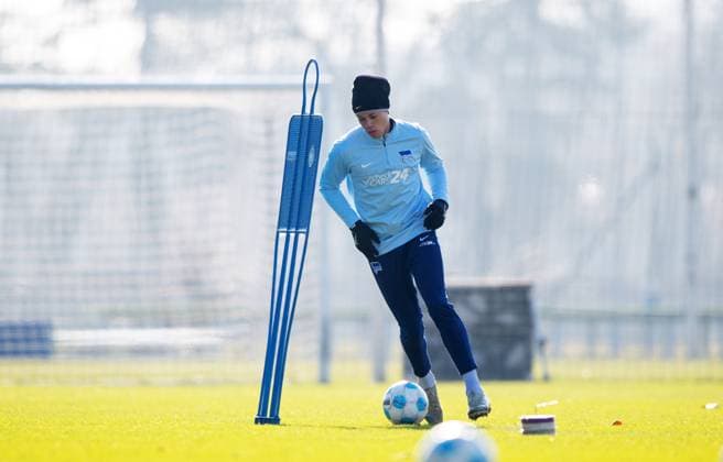 Soccer, Men, Season 2024 25, 2 Bundesliga, Hertha BSC, Training, Derry Scherhant Hertha BSC , 11 02 2025, Copyright: xSebastianxRäppold MatthiasxKochx