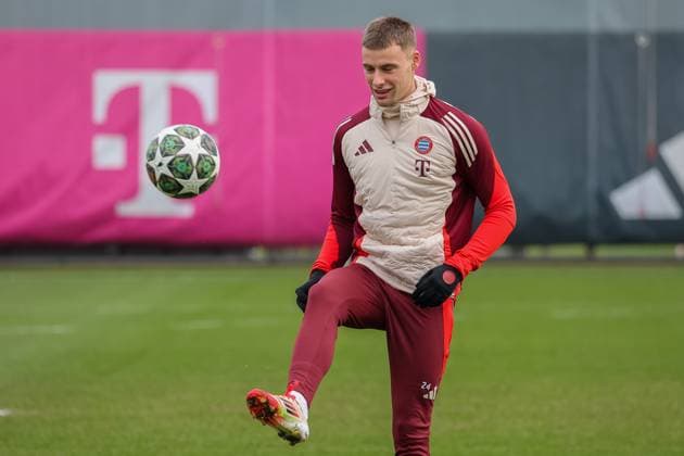 Gabriel Vidovic FC Bayern Muenchen, 24 with ball during training, GER, Final training, FC Bayern Muenchen, Football, UEFA Champions League, Play offs, 2024 2025 season, 11 02 2025, GER, Final training, FC Bayern Muenchen, Football, UEFA Champions League, Play offs, 2024 2025 season, 11 02 2025 Muenchen Copyright: xEibner-Pressefoto JennixMaulx EP_JML