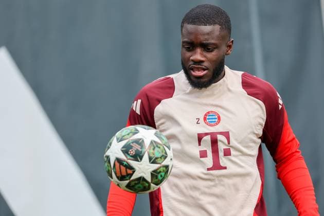 Dayot Upamecano FC Bayern Muenchen, 02 with ball at training, GER, Final training, FC Bayern Muenchen, Football, UEFA Champions League, Play offs, 2024 2025 season, 11 02 2025, GER, Final training, FC Bayern Muenchen, Football, UEFA Champions League, Play offs, 2024 2025 season, 11 02 2025 Muenchen Copyright: xEibner-Pressefoto JennixMaulx EP_JML