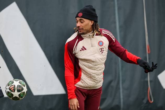 Sacha Boey FC Bayern Muenchen, 23 at training, GER, Final training, FC Bayern Muenchen, Football, UEFA Champions League, Play offs, 2024 2025 season, 11 02 2025, GER, Final training, FC Bayern Muenchen, Football, UEFA Champions League, Play offs, 2024 2025 season, 11 02 2025 Muenchen Copyright: xEibner-Pressefoto JennixMaulx EP_JML