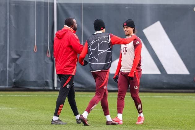 Leroy Sane FC Bayern Muenchen, 10 at training, GER, Final training, FC Bayern Muenchen, Football, UEFA Champions League, Play offs, 2024 2025 season, 11 02 2025, GER, Final training, FC Bayern Muenchen, Football, UEFA Champions League, Play offs, 2024 2025 season, 11 02 2025 Muenchen Copyright: xEibner-Pressefoto JennixMaulx EP_JML