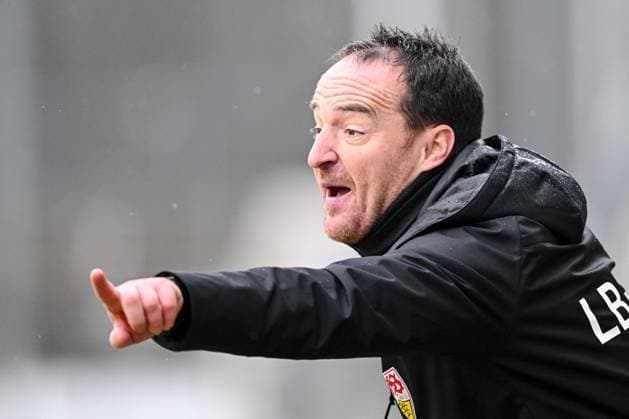 Coach Nico Willig VfB Stuttgart gestures during the UEFA Youth League 2024 25 Round of 16 match between VfB Stuttgart U19 v Liverpool FC U19 at Gazi Stadion on February 11, 2025 in Stuttgart, Germany Photo by Harry Langer DeFodi Images Defodi 541 VFBLFC20250211 058 Defodi-541