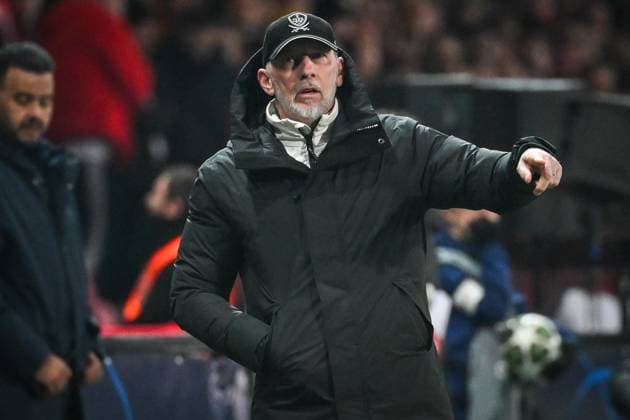 February 11, 2025, Guingamp, France, France: Eric ROY of Brest during the UEFA Champions League match between Stade Brestois (Brest) Paris Saint-Germain (PSG) at Roudourou Stadium on February 11, 2025 in Guingamp, France. Guingamp France - ZUMAm308 20250211_zsp_m308_005 Copyright: xMatthieuxMirvillex