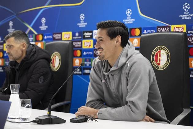 ROTTERDAM - AC Milan coach Sergio Conceicao, Tijjani Reijnders during an AC Milan press conference, PK, Pressekonferenz ahead of the Champions League game against Feyenoord. ANP OLAF CRACK xVIxANPxSportx xxANPxIVx 519717156 originalFilename: 519717156.jpg
