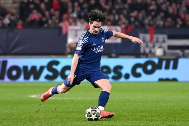 FOOTBALL : Brest vs PSG - Ligue des Champions - 11 02 2025 Vitinha Vitor Machado ( 17 - PSG ) during the UEFA Champions League match between Stade Brestois 29 and Paris Saint Germain at Stade de Roudourou on February 11, 2025 in Guingamp, France. ( Photo by Dante Badano PsnewZ ) - GuingampFrance  Copyright: xDantexBadanox