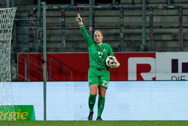 GOOGLE PIXEL Frauen Bundesliga, SGS Essen 1 FC Köln 11 02 2025 Aurora Mikalsen 1 FC Köln, 23 gestures GOOGLE PIXEL Frauen Bundesliga, SGS Essen 1 FC Köln, Essen, Stadion an der Hafenstrasse on 11 02 2025 DFB REGULATIONS PROHIBIT ANY USE OF PHOTOGRAPHS AS IMAGE SEQUENCES AND OR QUASI VIDEO Copyright: xBEAUTIFULxSPORTS Wunderlx