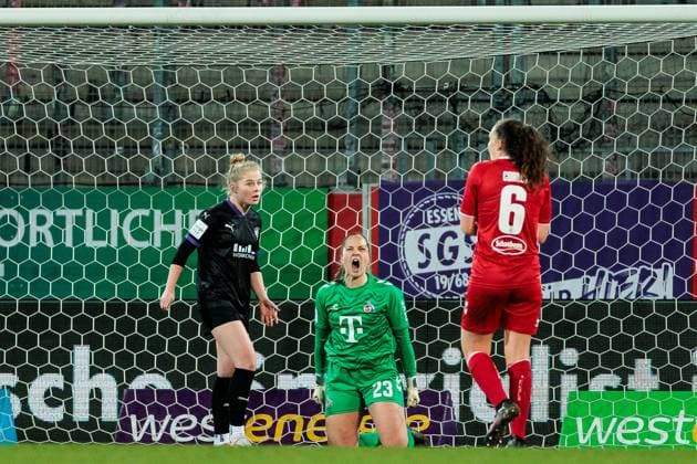 GOOGLE PIXEL Womens Bundesliga, SGS Essen 1 FC Köln 11 02 2025 Aurora Mikalsen 1 FC Köln, 23 cheers GOOGLE PIXEL Womens Bundesliga, SGS Essen 1 FC Köln, Essen, Stadion an der Hafenstrasse on 11 02 2025 DFB REGULATIONS PROHIBIT ANY USE OF PHOTOGRAPHS AS IMAGE SEQUENCES AND OR QUASI VIDEO Copyright: xBEAUTIFULxSPORTS Wunderlx