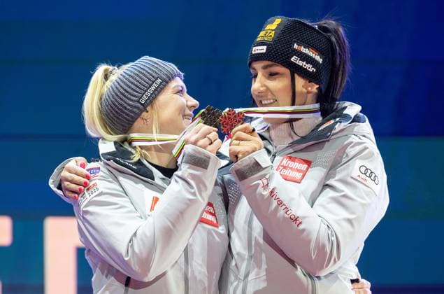 ALPINE SKIING - FIS Ski WC Saalbach 2025 SAALBACH,AUSTRIA,11.FEB.25 - ALPINE SKIING - FIS Alpine World Ski Championships Saalbach 2025, team combined, ladies, medal plaza, award ceremony. Image shows Katharina Truppe and Stephanie Venier (AUT). Keywords: medals.  GEPAxpictures xHaraldxSteiner