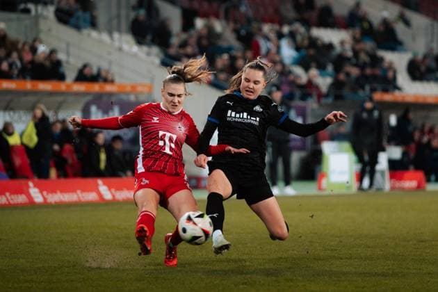 11 02 25, Women, Soccer, 1 BL, Season 2024 2025, SGS Essen 1 FC Köln, 13 Matchday duel Alena Bienz 11 from 1 FC Koeln left Essen Stadion an der Hafenstrasse NRW Germany