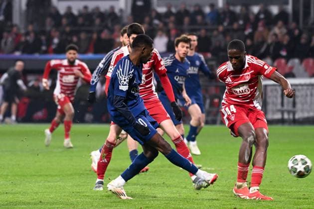 FOOTBALL : Brest vs PSG - Ligue des Champions - 11 02 2025 Ousmane DEMBELE ( 10 - PSG ) during the UEFA Champions League match between Stade Brestois 29 and Paris Saint Germain at Stade de Roudourou on February 11, 2025 in Guingamp, France. ( Photo by Dante Badano PsnewZ ) - GuingampFrance  Copyright: xDantexBadanox