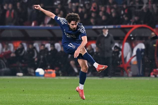 FOOTBALL : Brest vs PSG - Ligue des Champions - 11 02 2025 Vitinha Vitor Machado ( 17 - PSG ) during the UEFA Champions League match between Stade Brestois 29 and Paris Saint Germain at Stade de Roudourou on February 11, 2025 in Guingamp, France. ( Photo by Dante Badano PsnewZ ) - GuingampFrance  Copyright: xDantexBadanox