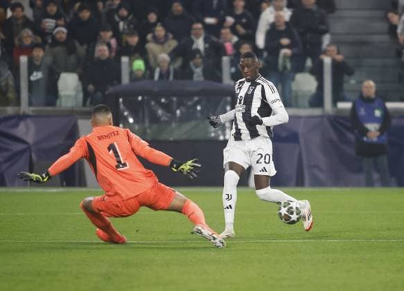 Randal Kolo Muani of Juventus FC during the ÂßUefa Champions League first leg play offâ??s, football match between Juventus FC and PSV Eindhoven. On 11 February 2025 at Allianz Stadium, Turin, Italy. Photo Nderim Kaceli.  Copyright: xNderimxKaceli IPAxSportx xipa-agency.netx xx IPA_53943392 IPA_Agency_IPA53943392