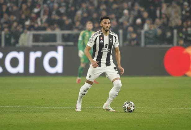 Lloyd Kelly of Juventus FC during the ÂßUefa Champions League first leg play offâ??s, football match between Juventus FC and PSV Eindhoven. On 11 February 2025 at Allianz Stadium, Turin, Italy. Photo Nderim Kaceli.  Copyright: xNderimxKaceli IPAxSportx xipa-agency.netx xx IPA_53943428 IPA_Agency_IPA53943428