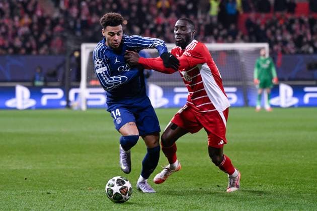 FOOTBALL : Brest vs PSG - Ligue des Champions - 11 02 2025 Desire Doue ( 14 - PSG ) and Jeremy LE DOUARON ( 22 - Brest ) during the UEFA Champions League match between Stade Brestois 29 and Paris Saint Germain at Stade de Roudourou on February 11, 2025 in Guingamp, France. ( Photo by Dante Badano PsnewZ ) - GuingampFrance  Copyright: xDantexBadanox