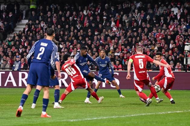 FOOTBALL : Brest vs PSG - Ligue des Champions - 11 02 2025 Ousmane DEMBELE ( 10 - PSG ) during the UEFA Champions League match between Stade Brestois 29 and Paris Saint Germain at Stade de Roudourou on February 11, 2025 in Guingamp, France. ( Photo by Dante Badano PsnewZ ) - GuingampFrance  Copyright: xDantexBadanox