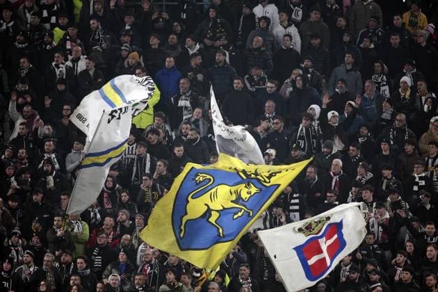 TURINE - Juventus supporters during the UEFA Champions league playoff match between Juventus FC and PSV Eindhoven at the Allianz stadium on Feb. 11, 2025 in Turin, Italy. ANP JEROEN PUTMANS UEFA Champions League 2024 25 League Knockout Play-off First Leg 2024 25 xVIxANPxSportx xxANPxIVx 519725866 originalFilename: 519725866.jpg