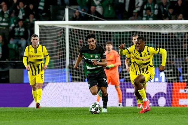 Joao Simoes midfielder of Sporting CP battle for the ball during the UEFA Champions League 2024 25 League knockout phase play-offs first leg football match between Sporting CP and Borussia Dortmund at the Jose Alvalade stadium in Lisbon on February 11, 2025. UEFA Champions League - Sporting CP vs Borussia Dortmund (Valter Gouveia SPP) Copyright: xValterxGouveia SPPx spp-en-VaGo-VG_L0263