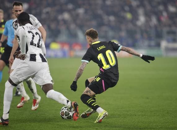 Noa Lang of PSV Eindhoven during the Uefa Champions League first leg play offâ??s, football match between Juventus FC and PSV Eindhoven. On 11 February 2025 at Allianz Stadium, Turin, Italy. Photo Nderim Kaceli.  Copyright: xNderimxKaceli IPAxSportx xipa-agency.netx xx IPA_53946045 IPA_Agency_IPA53946045