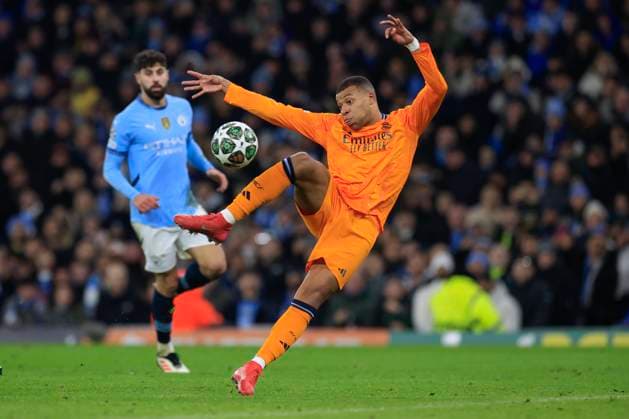 Manchester City v Real Madrid Champions League 11 02 2025. Kylian Mbappe (9) of Real Madrid scores to make it 1-1 during the Champions League match between Manchester City and Real Madrid at the Etihad Stadium, Manchester, England on 11 February 2025. Manchester Etihad Stadium Manchester England Editorial use only , Copyright: xConorxMolloyx PSI-21439-0042