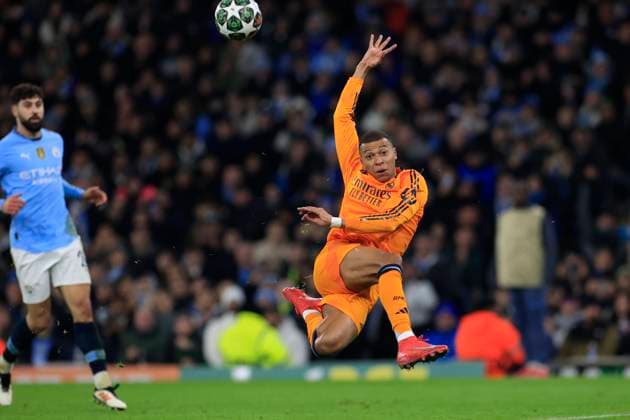 Manchester City v Real Madrid Champions League 11 02 2025. Kylian Mbappe (9) of Real Madrid scores to make it 1-1 during the Champions League match between Manchester City and Real Madrid at the Etihad Stadium, Manchester, England on 11 February 2025. Manchester Etihad Stadium Manchester England Editorial use only , Copyright: xConorxMolloyx PSI-21439-0044