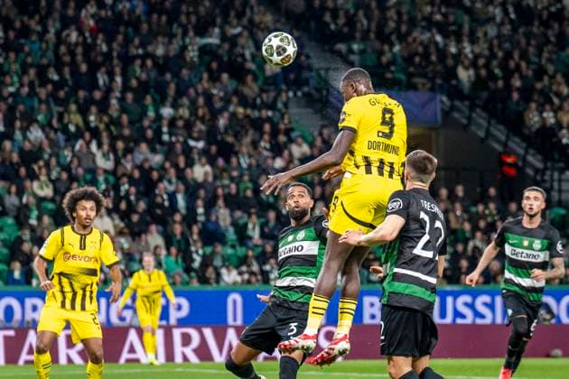 11 02 2025, Football UEFA Champions League, Season 2024 2025, Play Offs, First leg, Sporting CP Lisbon Borussia Dortmuna at Estadio Jose Alvalade in Lisbon Dortmunds Serhou Guirassy scores the goal to make it 0 1 Photo Kirchner Media Thomas Haesler IMPORTANT NOTE In accordance with UEFA regulations, it is prohibited to exploit or have exploited photographs taken in the stadium and or of the match in the form of sequential images and or video-like photo series Copyright: xKirchner-Media ThomasxHaeslerx