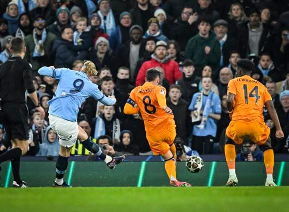 11th February 2025; Etihad Stadium, Manchester, England; UEFA Champions League Play Off Round 1 Football, Manchester City versus Real Madrid; Erling Haaland of Manchester City shoots at goal  ActionPlus12749777 GodfreyxPitt