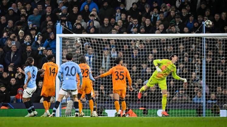 11th February 2025; Etihad Stadium, Manchester, England; UEFA Champions League Play Off Round 1 Football, Manchester City versus Real Madrid; Thibaut Courtois of Real Madrid watches the header from John Stones of Manchester City go over his cross bar  ActionPlus12749778 GodfreyxPitt