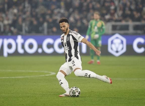 CALCIO - UEFA Champions League - Juventus FC vs PSV Eindhoven Lloyd Kelly of Juventus FC during the ÂßUefa Champions League first leg play offâ??s, football match between Juventus FC and PSV Eindhoven. On 11 February 2025 at Allianz Stadium, Turin, Italy. Photo Nderim Kaceli. Turin Italy  Copyright: xIPAxSport ABACAx