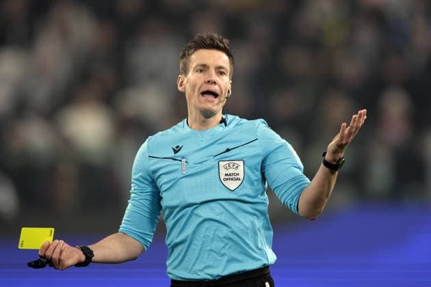 TURINE - Referee Daniel Siebert during the UEFA Champions league playoff match between Juventus FC and PSV Eindhoven at the Allianz Stadium on Feb. 11, 2025 in Turin, Italy. ANP JEROEN PUTMANS UEFA Champions League 2024 25 League Knockout Play-off First Leg 2024 25 xVIxANPxSportx xxANPxIVx 519731198 originalFilename: 519731198.jpg