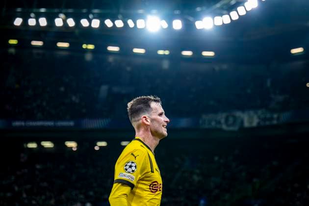 11 02 2025, Football UEFA Champions League, Season 2024 2025, Play Offs, First leg, Sporting CP Lisbon Borussia Dortmuna at Estadio Jose Alvalade in Lisbon Dortmunds Pascal Groß celebrates after his goal for 0 2 Photo Kirchner Media Thomas Haesler IMPORTANT NOTICE In accordance with UEFA regulations, it is prohibited to exploit or have exploited photographs taken in the stadium and or of the match in the form of sequential images and or video-like photo series Copyright: xKirchner-Media ThomasxHaeslerx