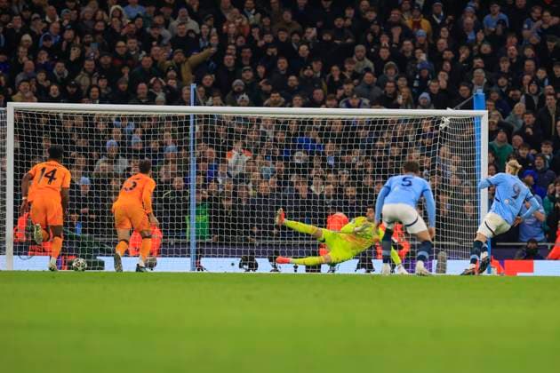 Manchester City v Real Madrid Champions League 11 02 2025. Erling Haaland (9) of Manchester City scores from the penalty spot to make it 2-1 during the Champions League match between Manchester City and Real Madrid at the Etihad Stadium, Manchester, England on 11 February 2025. Manchester Etihad Stadium Manchester England Editorial use only , Copyright: xConorxMolloyx PSI-21439-0049