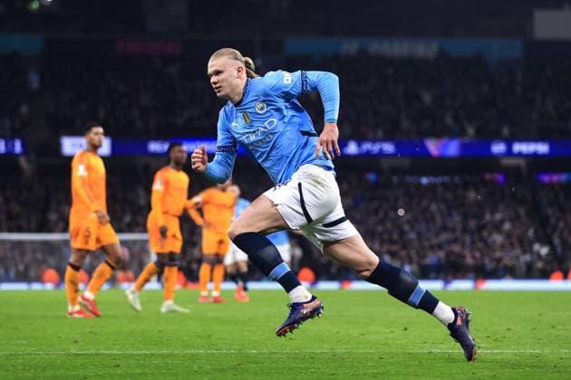 Fußball UEFA Champions League K.o.-Spiel 1. Spiel Manchester City gegen Real Madrid 11. Februar 2025 UEFA Champions League K.o.-Spiel 1. Spiel Manchester City gegen Real Madrid Erling Haaland von Manchester City feiert seinen zweiten Treffer vom Elfmeterpunkt Foto Simon Stacpoole Abseits Manchester UK  Copyright: xSimonxStacpoolexOffside